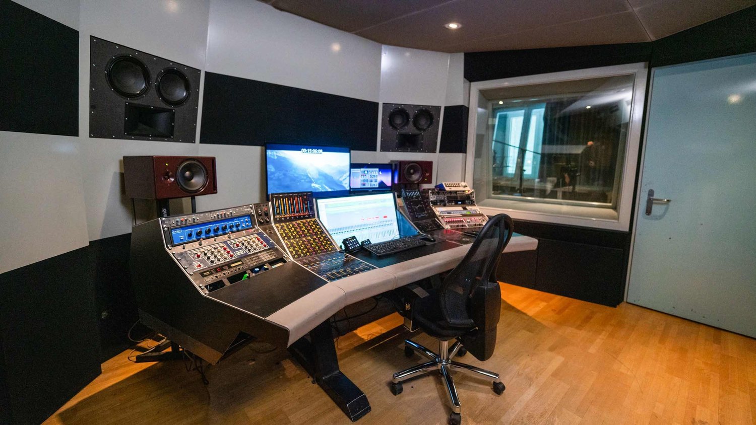 Sound Studio B at ORISONO — control room for stereo, surround and Foley (1/2)
